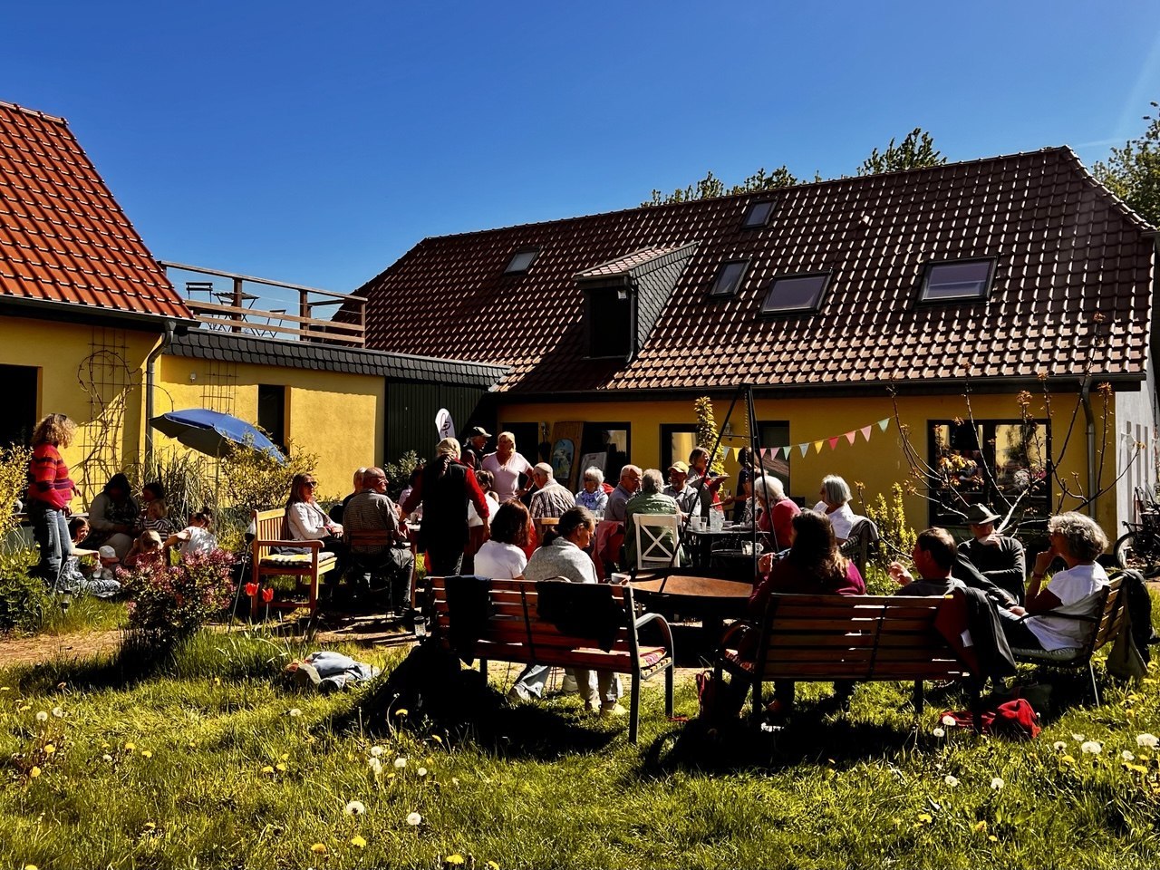 Mehr über den Artikel erfahren Café Herzraum / Kneipe mit Herz
